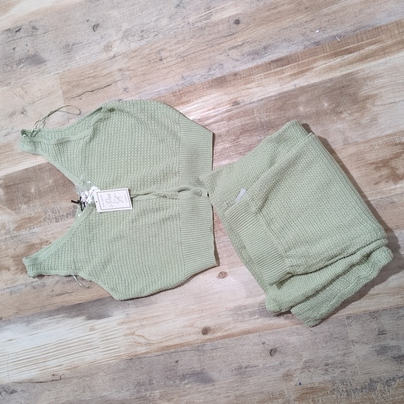 NWT Two piece sweater set - Picture 2 of 4